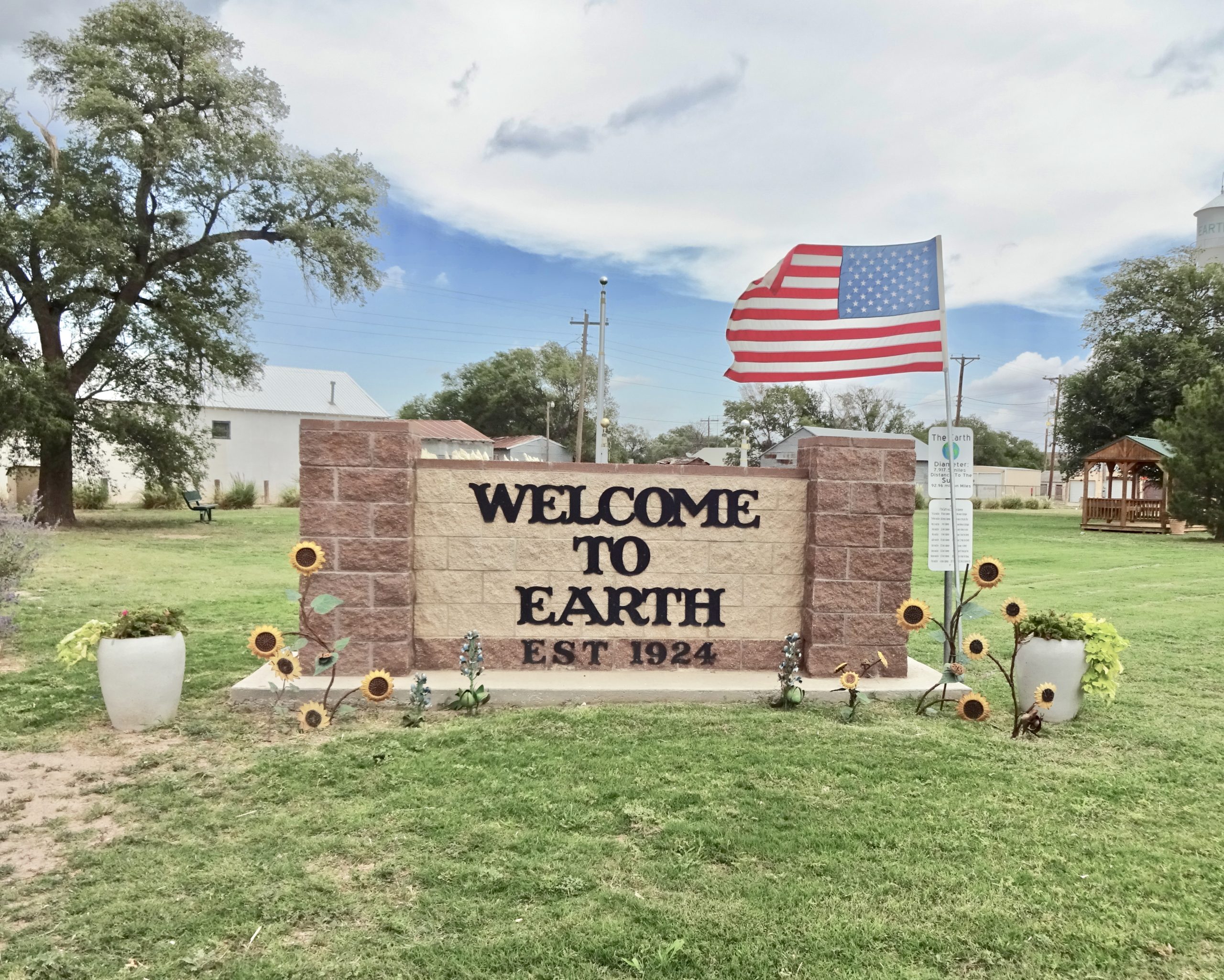 Earth, Texas 3a